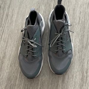 Nike Air Huarache Shoes size 11 great condition!